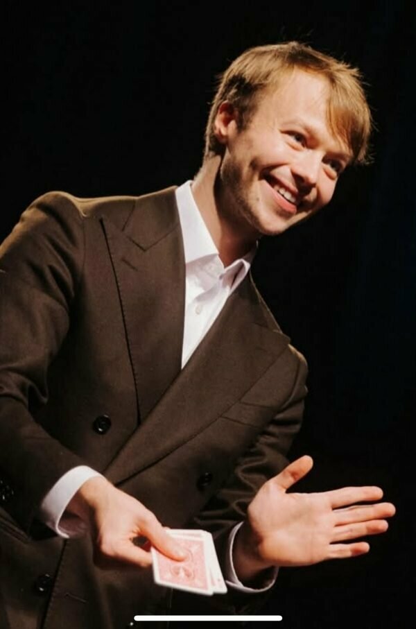 MORITZ MUELLER (ALEMANIA) MAGIA en Teatro