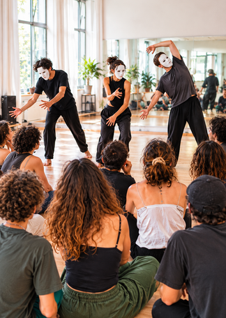 Jugar sin personaje Cuerpo, Gestalt e Improvisación